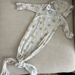 Baby Cookie Print Knotted Gown with Hat